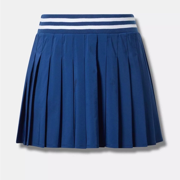 torrid Dresses & Skirts - Torrid TRU Woven Stretch Active Skirt with shorts